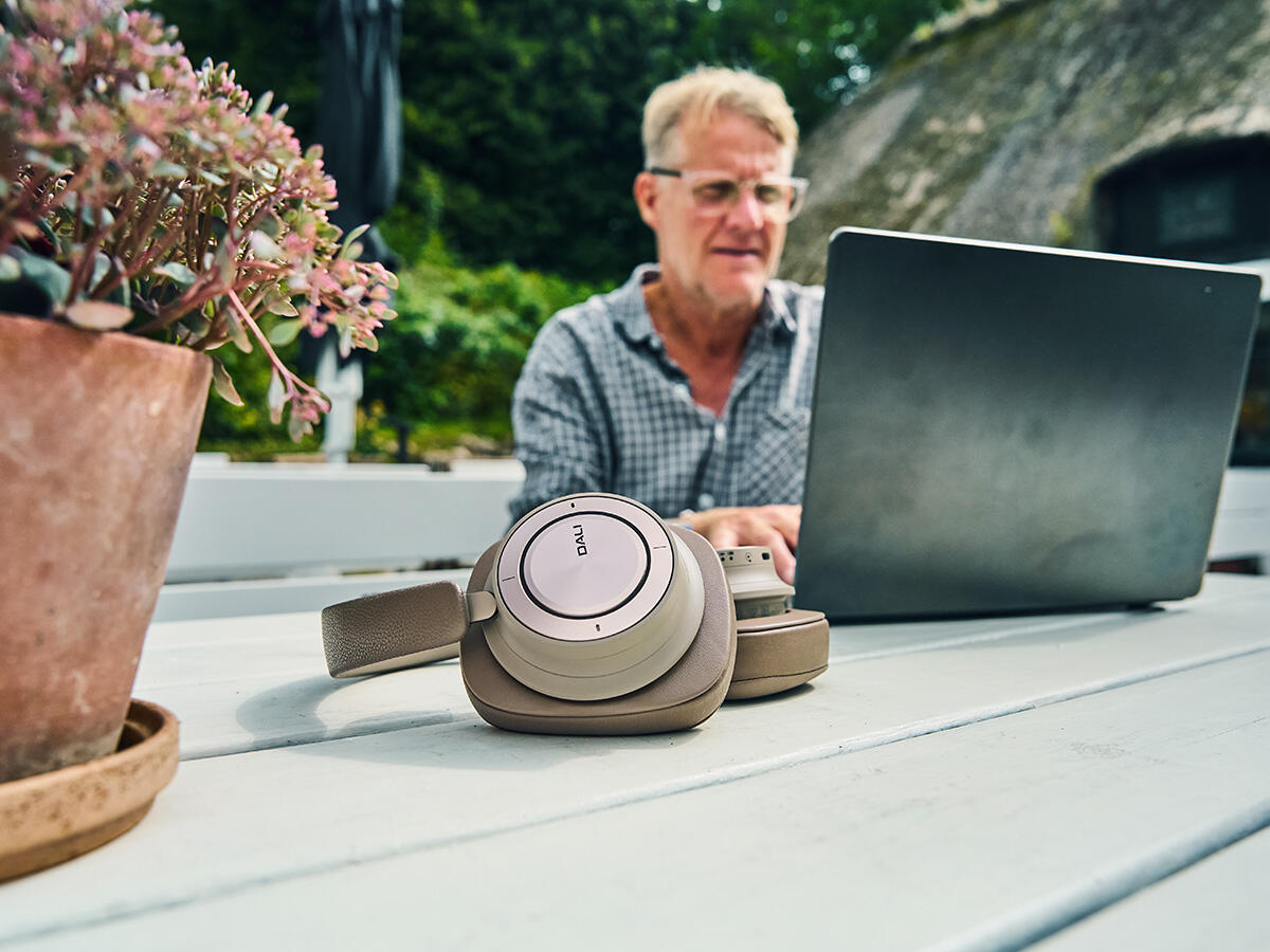 Bluetooth fejhallgató – iO-12 (MOCHA GREY)