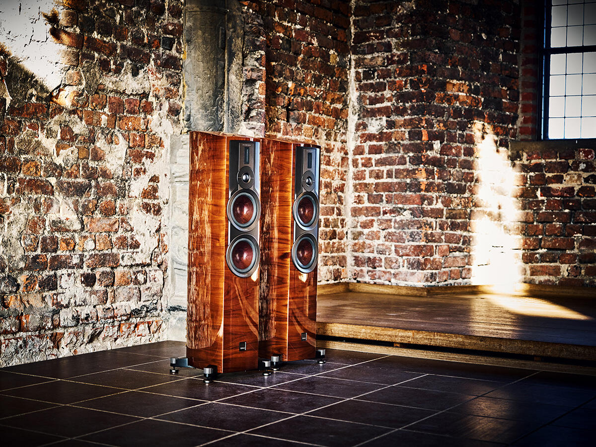 Álló hangsugárzó – EPIKORE 7 (WALNUT GLOSS)